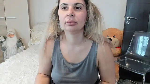 XXX chat uživo modela sweetemy4u