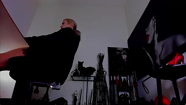 MistressDemi 现场XXX聊天