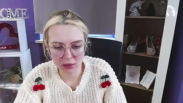 Zoey_Erotic Chat XXX live