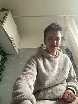 Toyjungee élő XXX-chatje