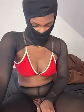 Chatroom XXX en direct de KiaraAmara