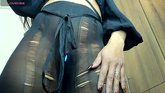 Bessie32 – Naživo XXX chat