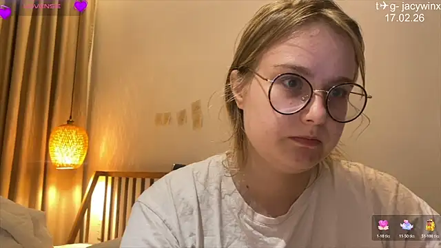 JacyWinslatのライブXXXチャット