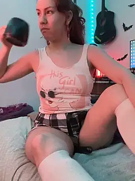 Nina-Chick777のライブXXXチャット