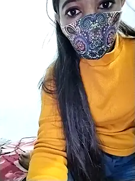 Chat XXX en directo de Cute-Naavya