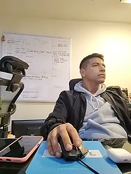 Czat XXX na żywo – Juann-cock