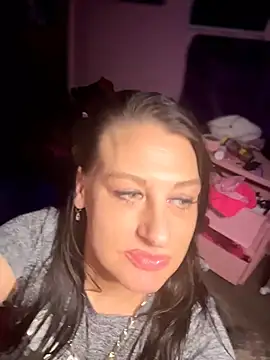 Milfshortcakes: онлайн-секс-чат