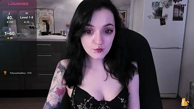 Chat XXX en directo de linaa__tyaan