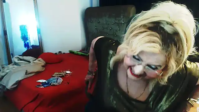 MatureExtasy's Live XXX Chat