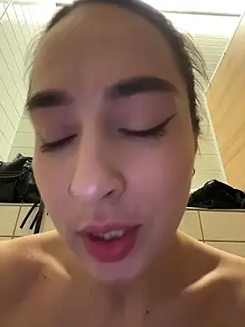 Holly_PlayのライブXXXチャット