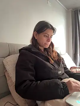 RachelWeisz_ Adlı Modelin Canlı XXX Sohbeti