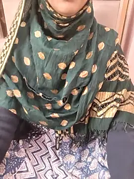 Indian-AleenaのライブXXXチャット