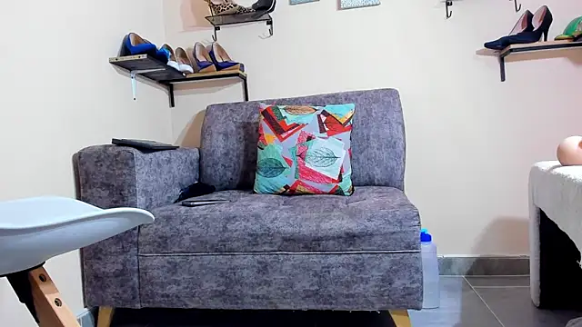 Chat +18 de nailon_karol11 ao vivo