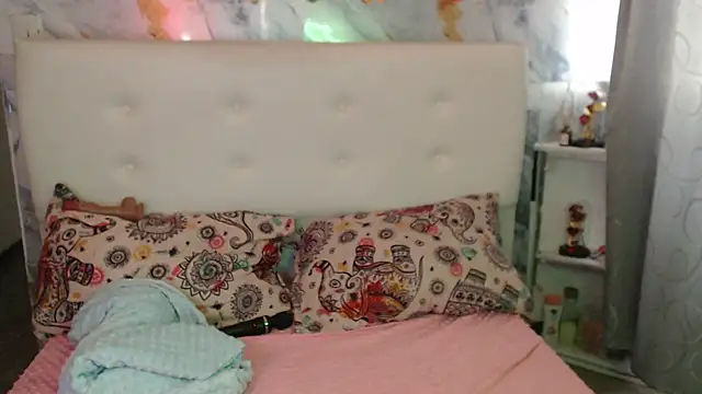 Nicolelewllss Adlı Modelin Canlı XXX Sohbeti