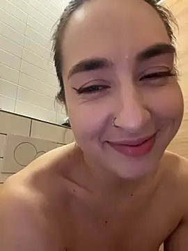 Holly_Play Chat XXX in diretta