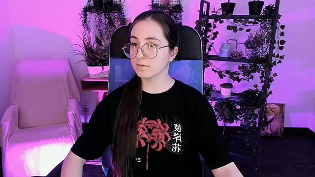 VirtuallVoyant's Live XXX Chat