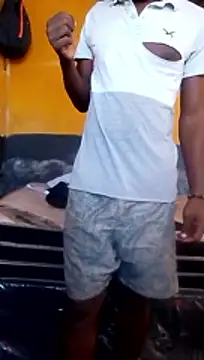 HornyAss_Bitch élő XXX-chatje