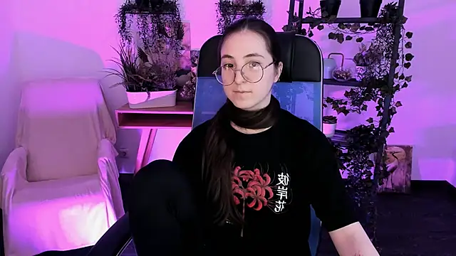 VirtuallVoyant Adlı Modelin Canlı XXX Sohbeti