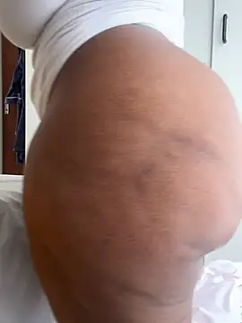 Chat +18 de Yonce0 ao vivo