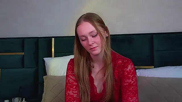 AgataFoxley Adlı Modelin Canlı XXX Sohbeti