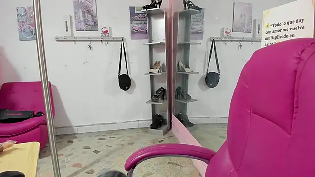 CAMILA--REYのライブXXXチャット