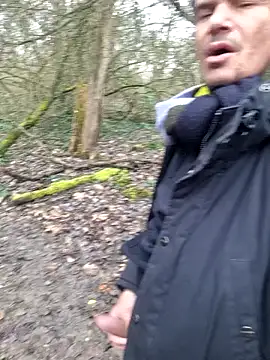 Show modela twitshe na web-kameri