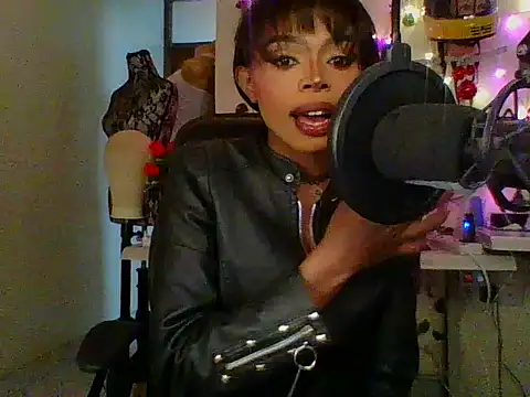 Anaconda2350: онлайн-секс-чат