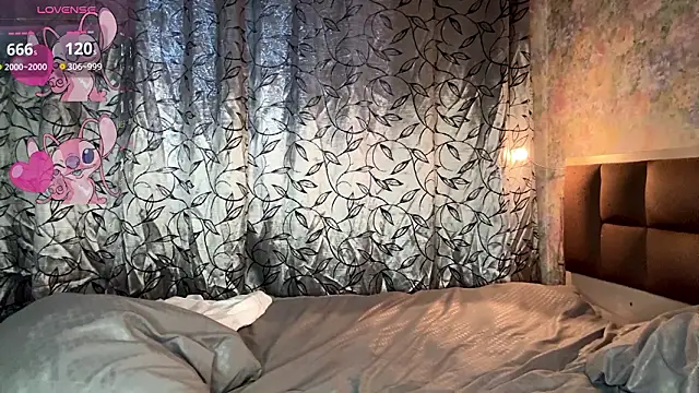 LoraDavi Chat XXX live