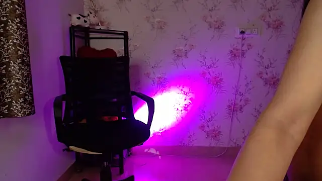 Show modela Snappy_girl na web-kameri