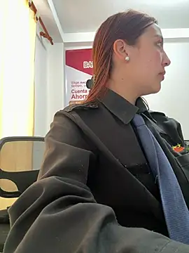 Emily-7_n Live XXX chat