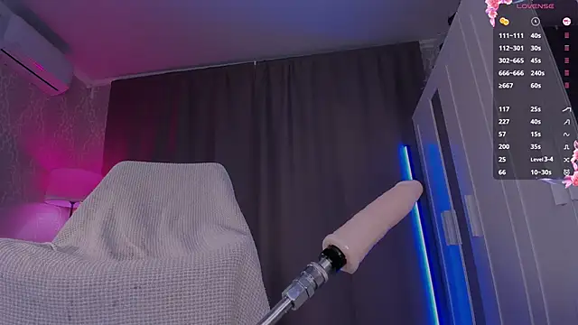 Juicy_Vikki's Live XXX Chat