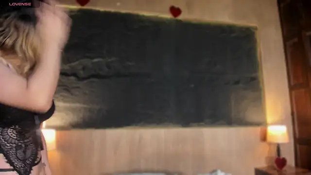 Annie_lorin: διαδικτυακό σόου στην κάμερα