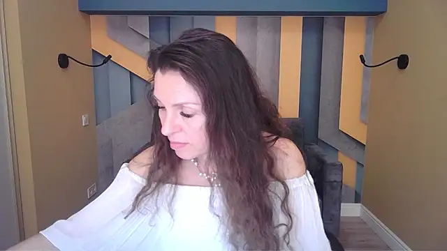 Онлайн чат XXX EllaLong