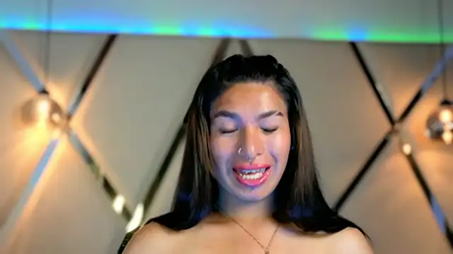 Pokazy przed kamerką – MeelFox