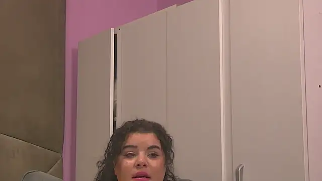 BustyMadison live XXX chat