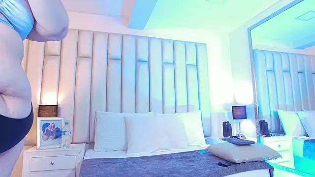 XXX chat uživo modela aandreaperez