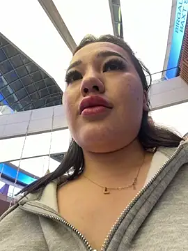 Angels_Sharee élő XXX-chatje