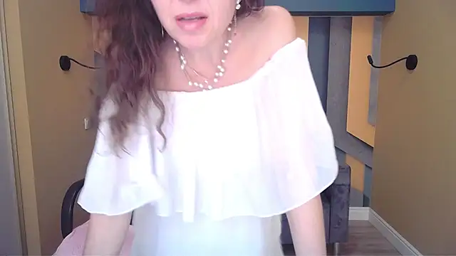 EllaLong élő XXX-chatje