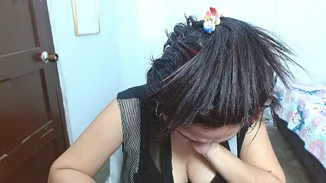 Thalian Show in webcam