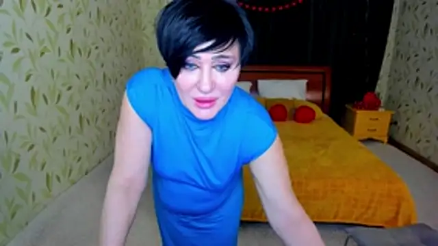 KiraTempt's Live XXX Chat