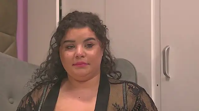 BustyMadison élő XXX-chatje