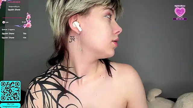 Show modela EngelAlman na web-kameri