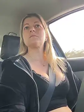 NikkiBlisss 现场XXX聊天