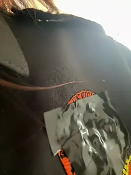 Emily-7_のライブXXXチャット