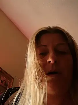 دردشة NikkiBlisss الجنسية المباشرة