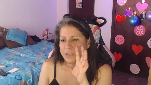 Chat +18 de LucifernandaSw ao vivo