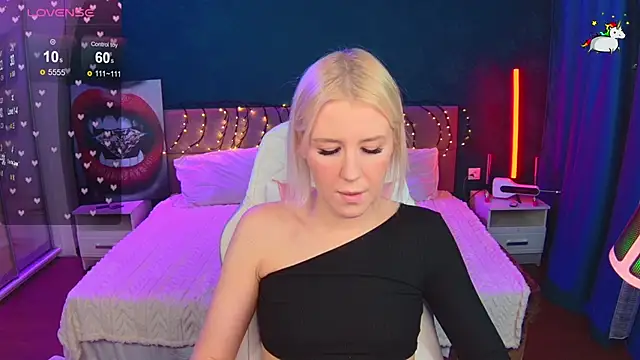 Selenatrend live XXX chat