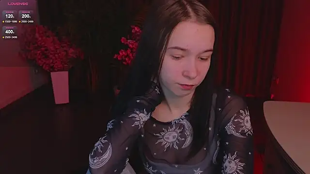 LilithStrangfor live XXX chat