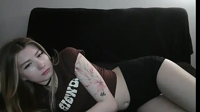 Chat XXX en directo de ErikaShyy