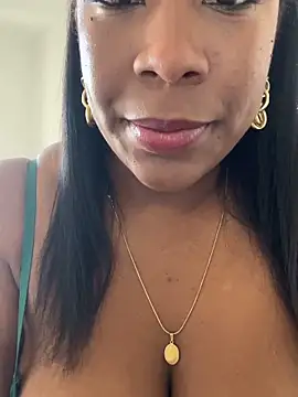 KloheCurvy লাইভ XXX চ্যাট